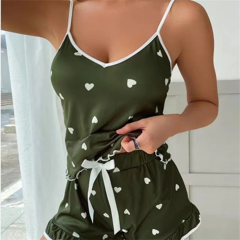Pyjama short femme à petits cœurs et fines bretelles