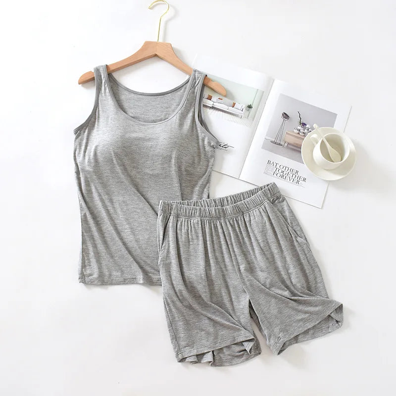 Ensemble pyjama femme uni avec débardeur et short