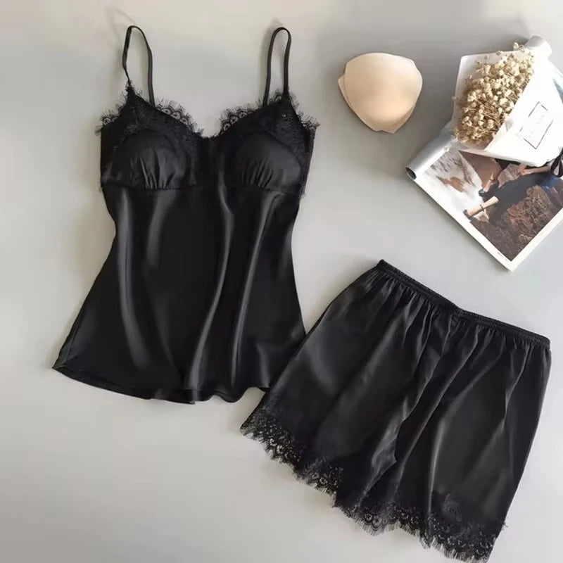 Ensemble pyjama femme satiné à dentelle