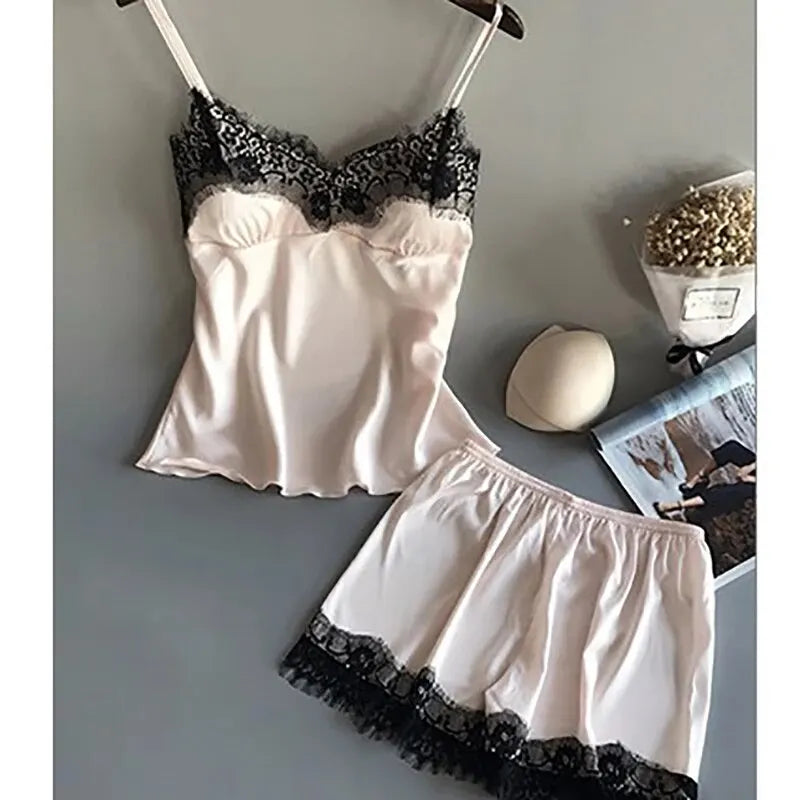 Ensemble pyjama femme satiné à dentelle