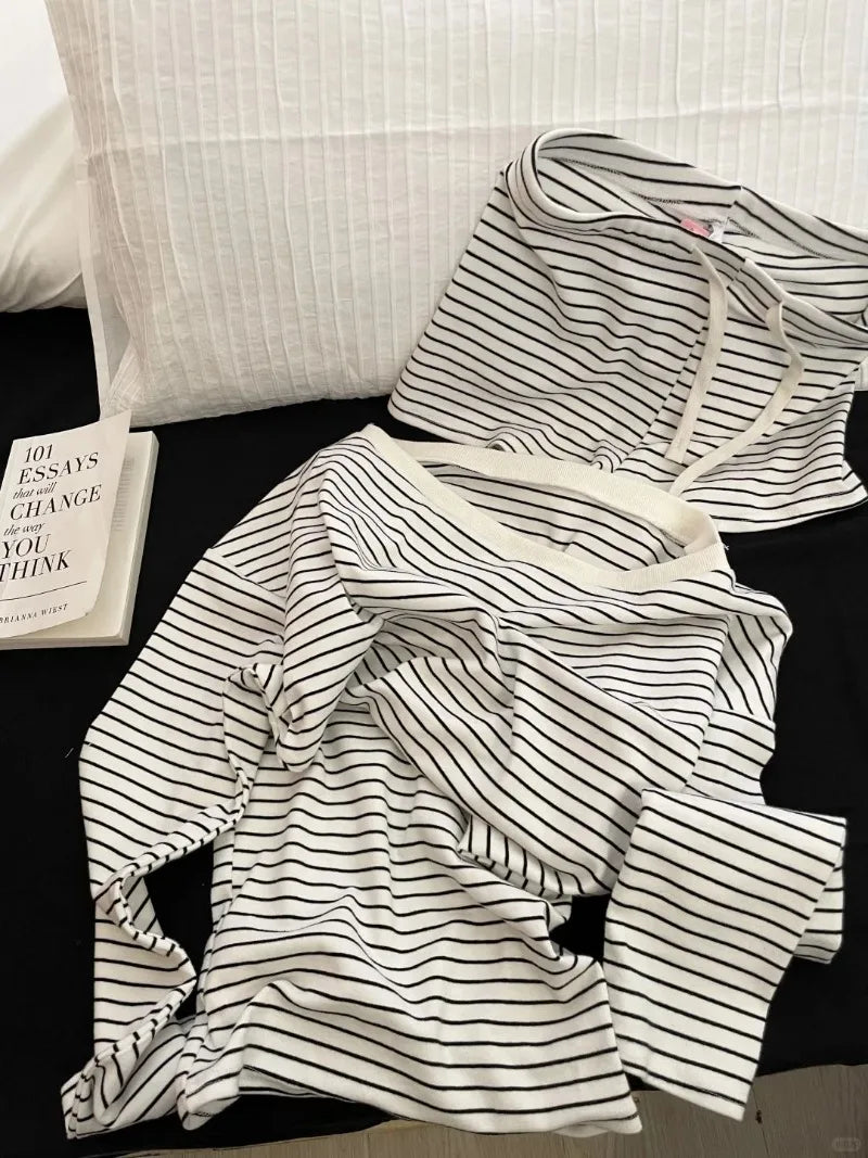 Ensemble pyjama femme rayé avec manches longues et short