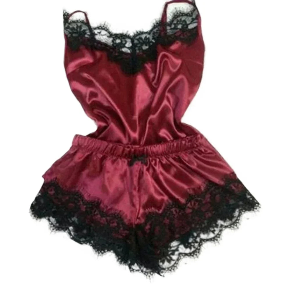 Ensemble pyjama femme satiné avec dentelle noire