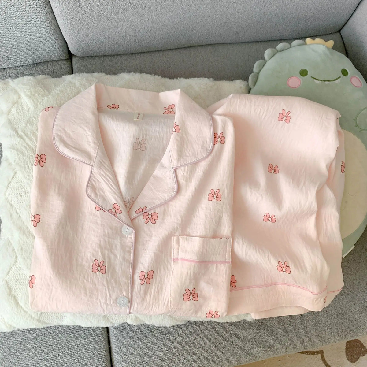 Ensemble pyjama femme rose à petits nœuds