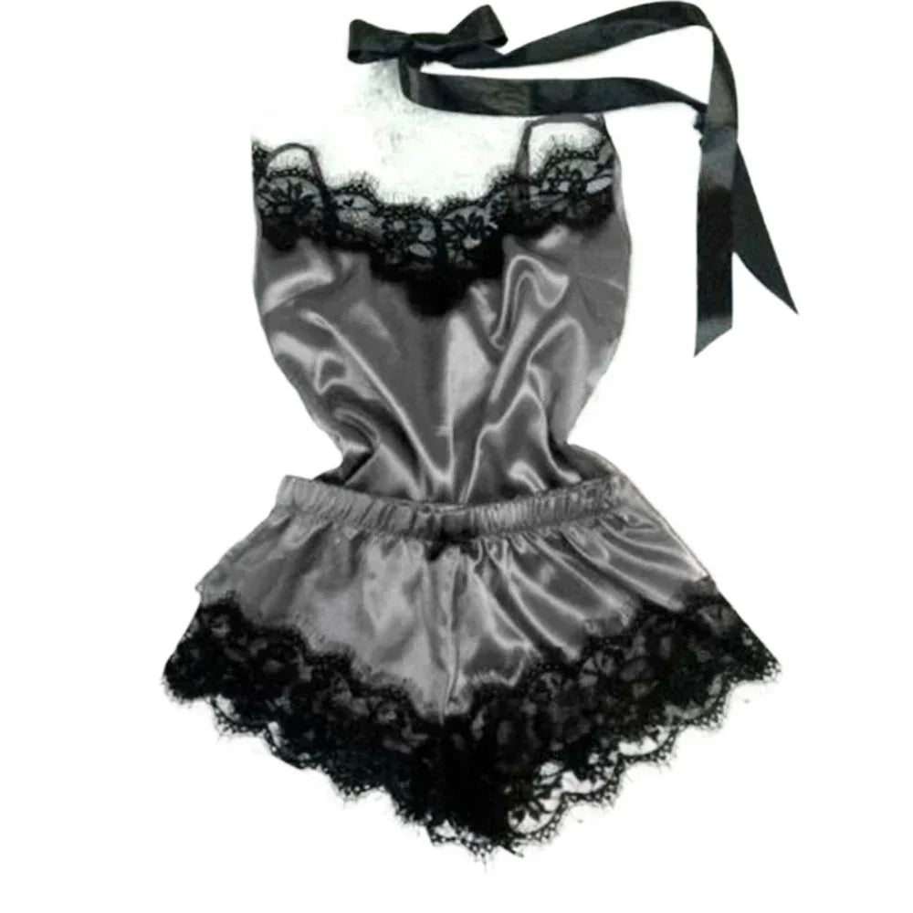 Ensemble pyjama femme satiné avec dentelle noire