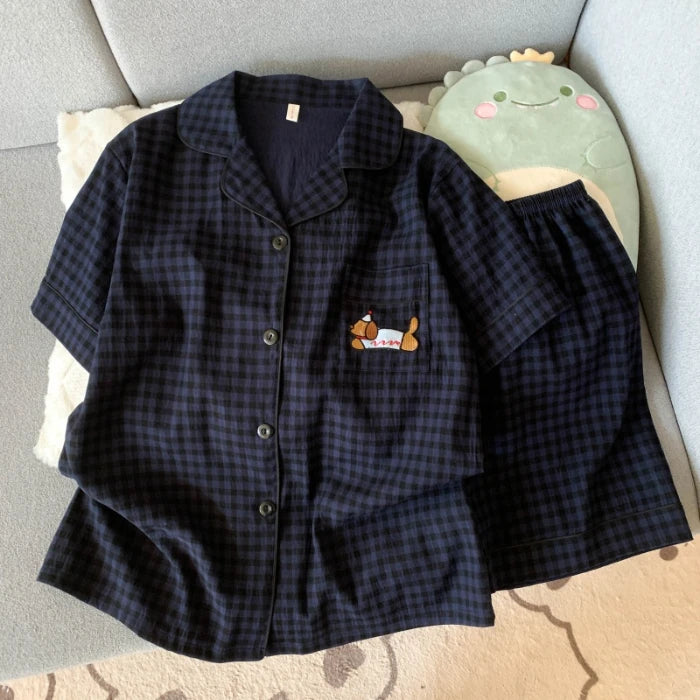 Pyjama femme bleu marine à carreaux avec chien brodé