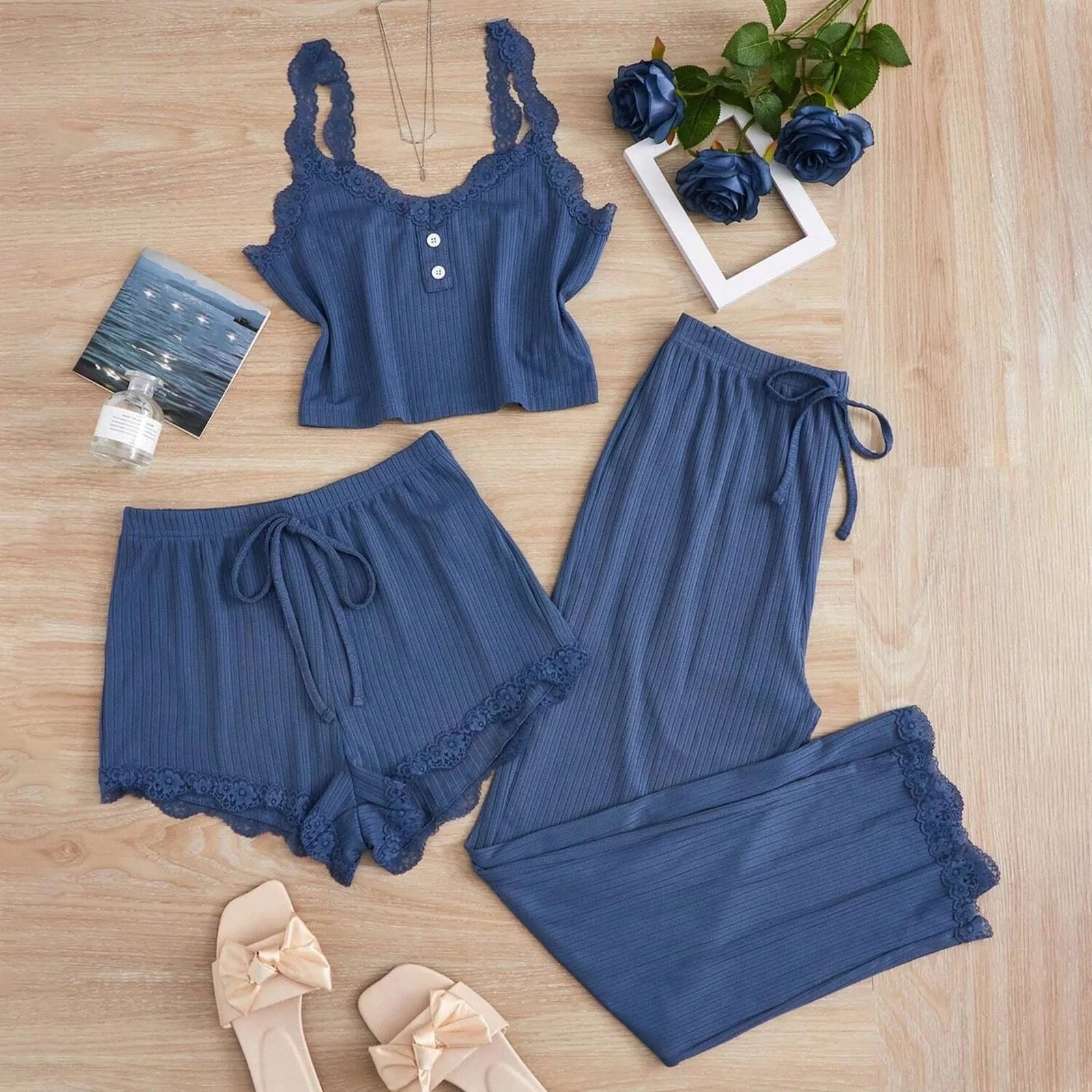 Ensemble pyjama femme 3 pièces avec dentelle