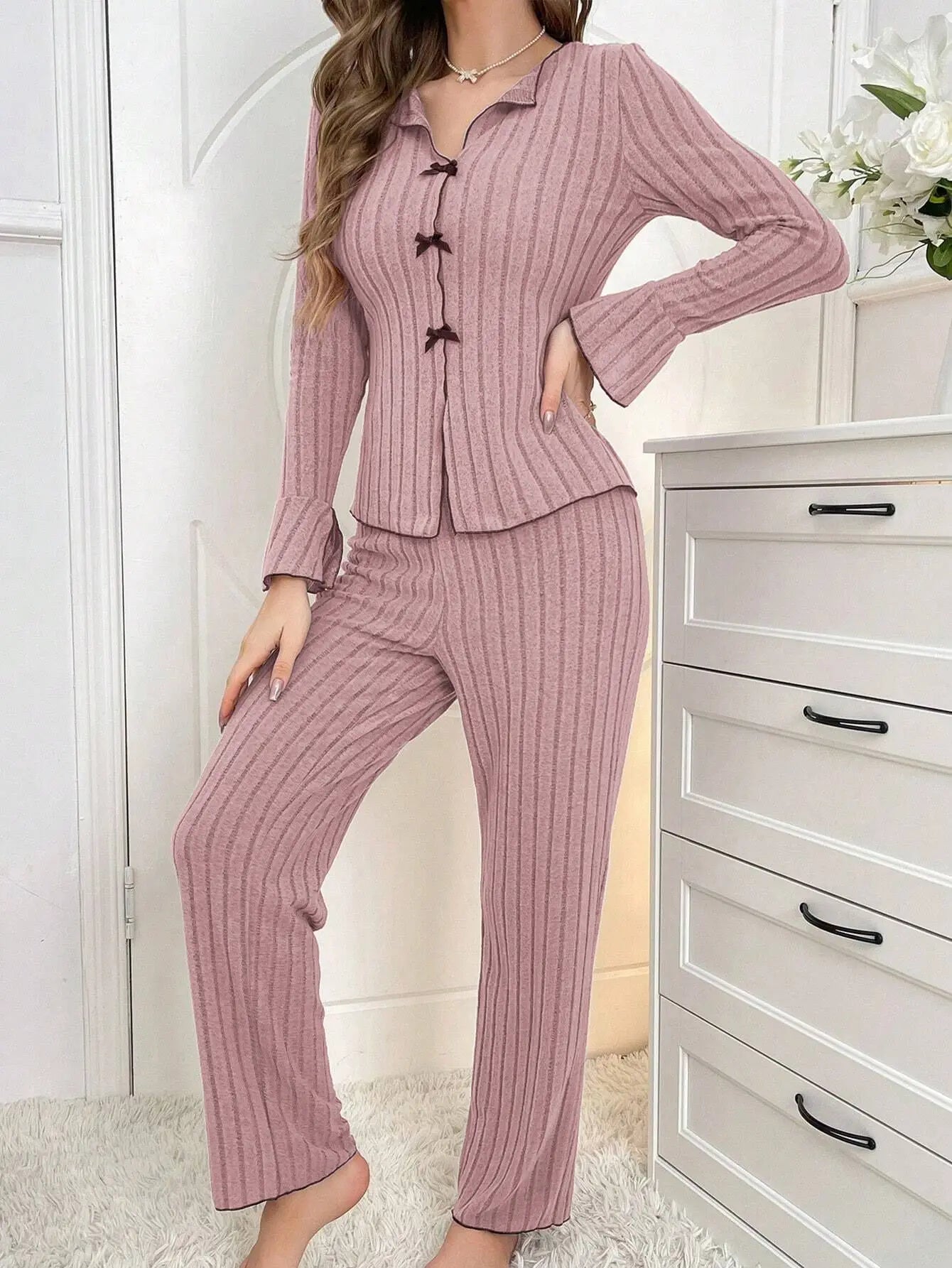 Ensemble pyjama femme côtelé avec fermeture à nœuds