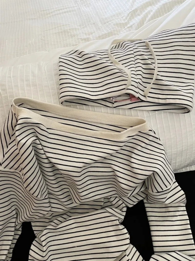 Ensemble pyjama femme rayé avec manches longues et short
