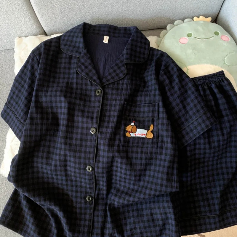 Pyjama femme bleu marine à carreaux avec chien brodé