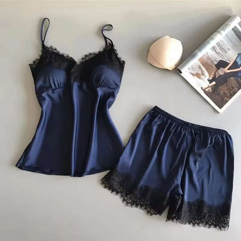 Ensemble pyjama femme satiné à dentelle