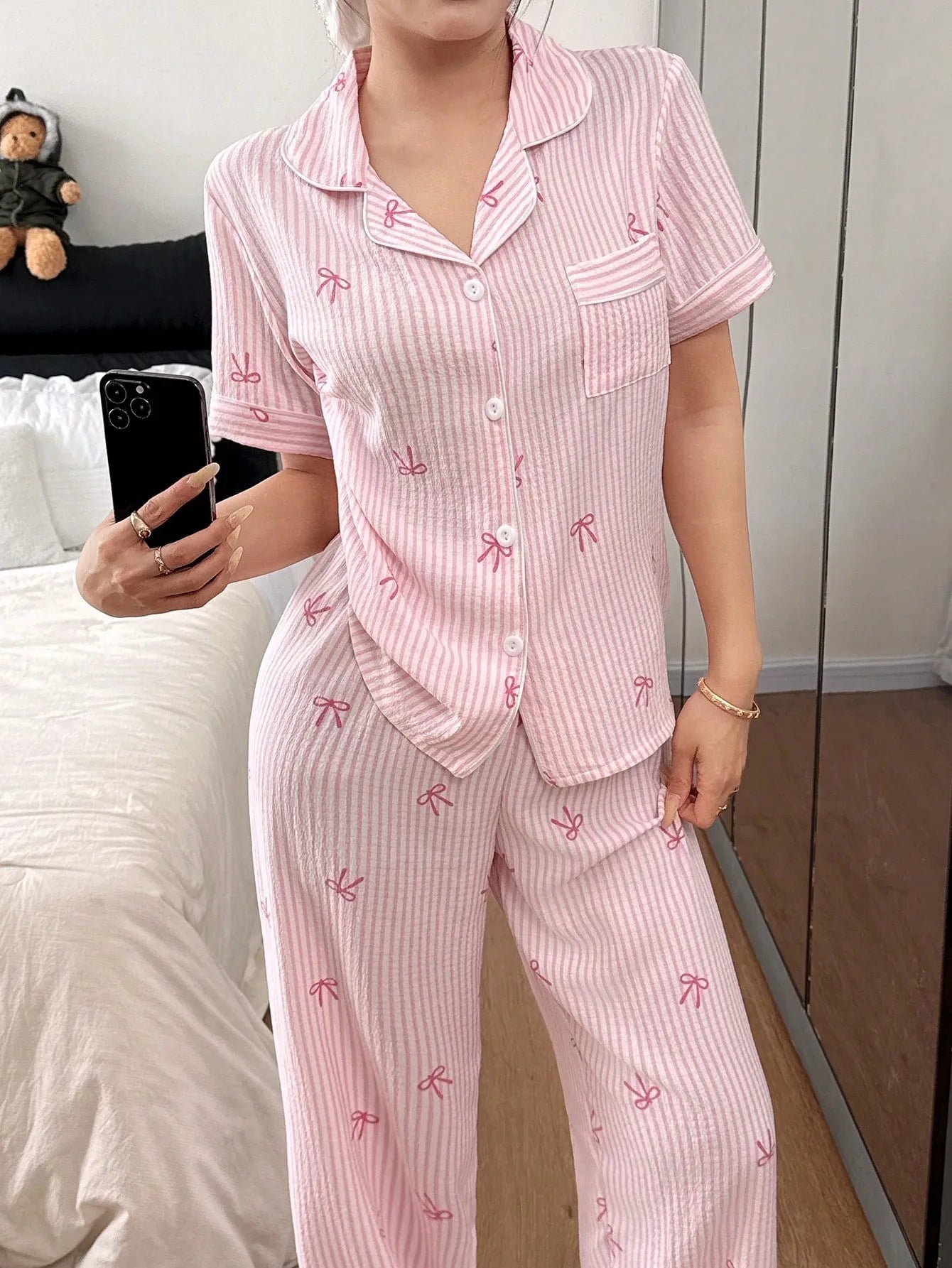 Ensemble pyjama femme rose rayé à petits nœuds