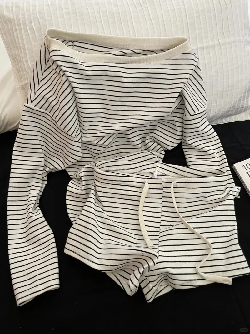 Ensemble pyjama femme rayé avec manches longues et short
