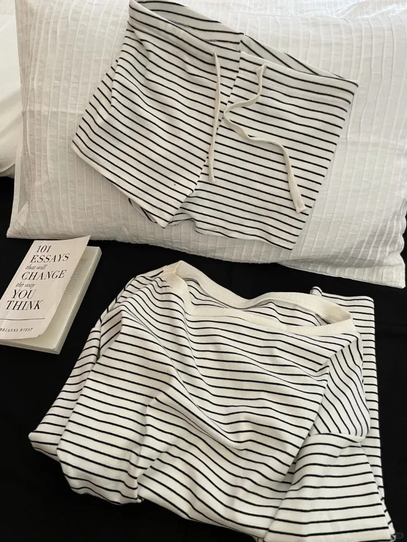 Ensemble pyjama femme rayé avec manches longues et short
