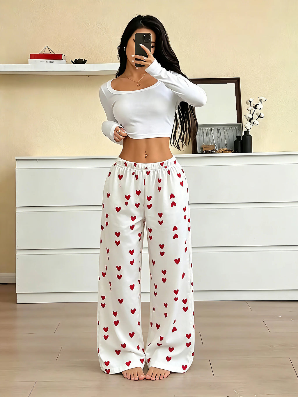 Pantalon de pyjama femme satiné à cœurs rouges