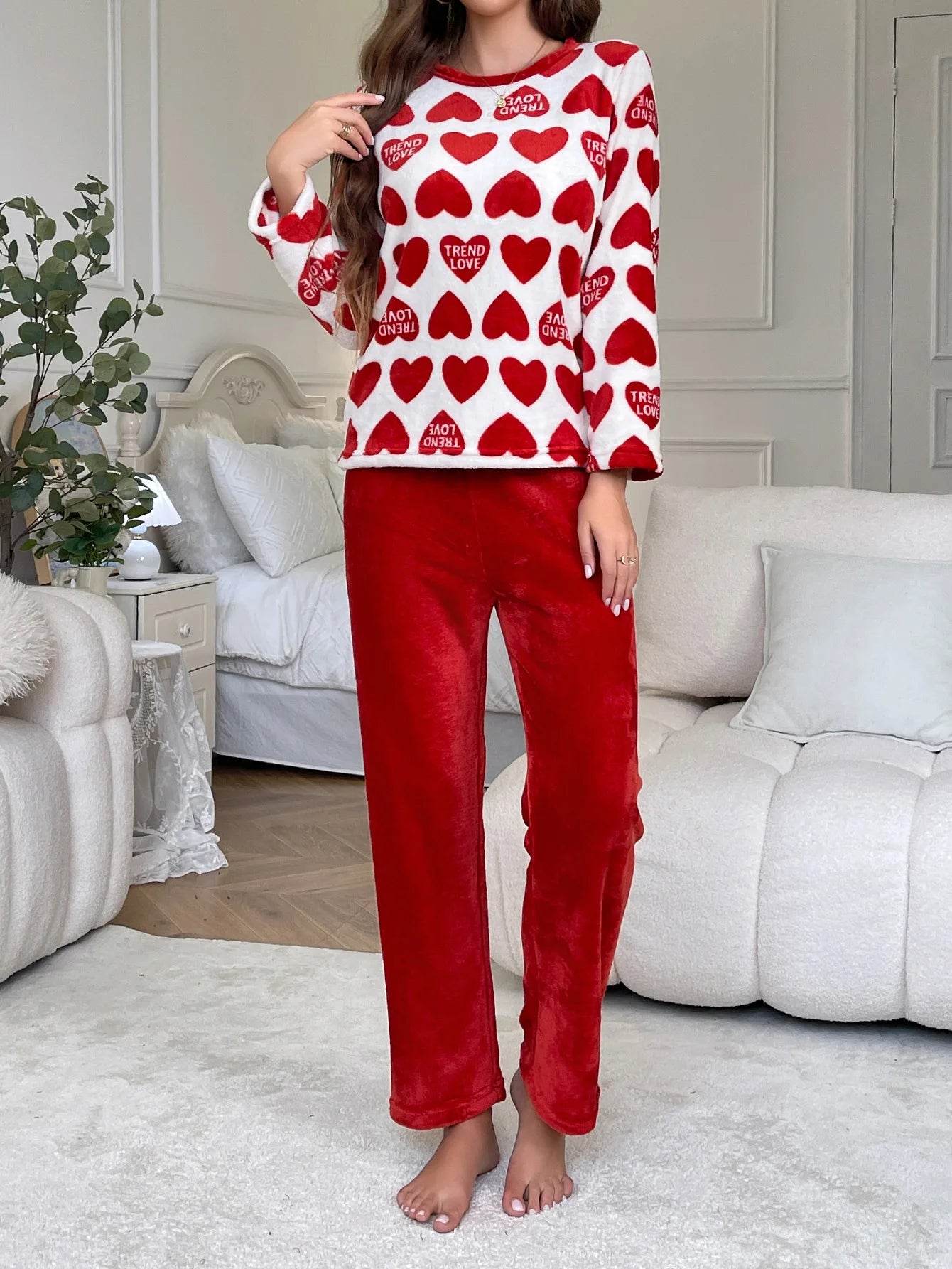 Pyjama hiver femme à cœurs avec pantalon uni