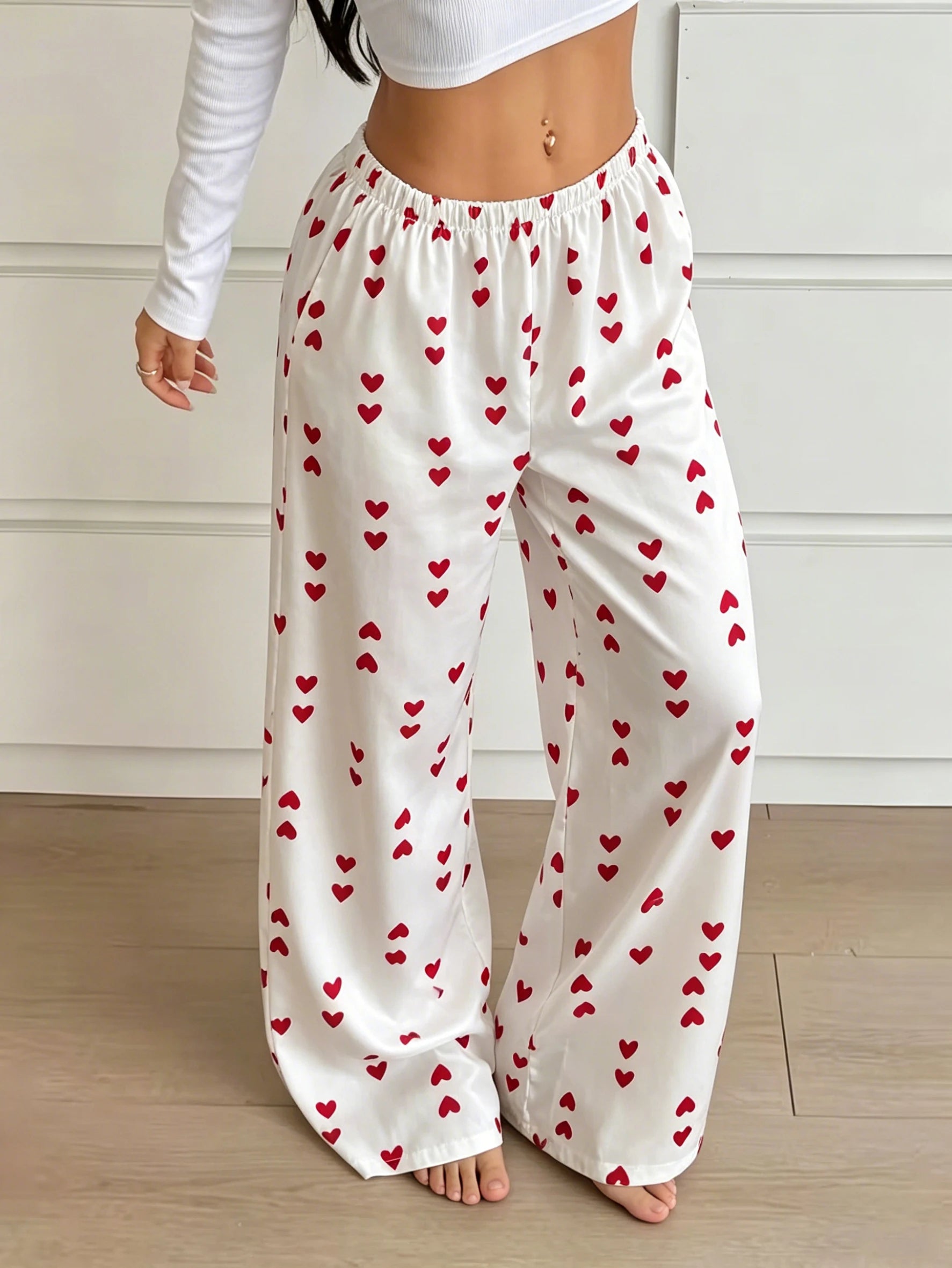 Pantalon de pyjama femme satiné à cœurs rouges