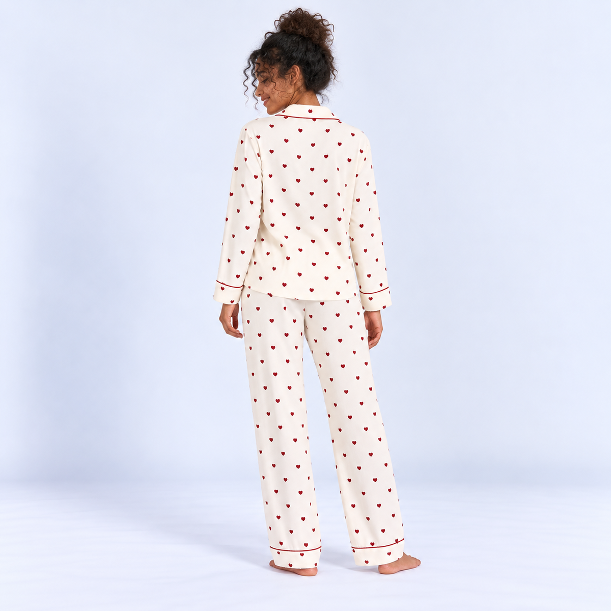 Pyjama long femme blanc à petits cœurs rouges