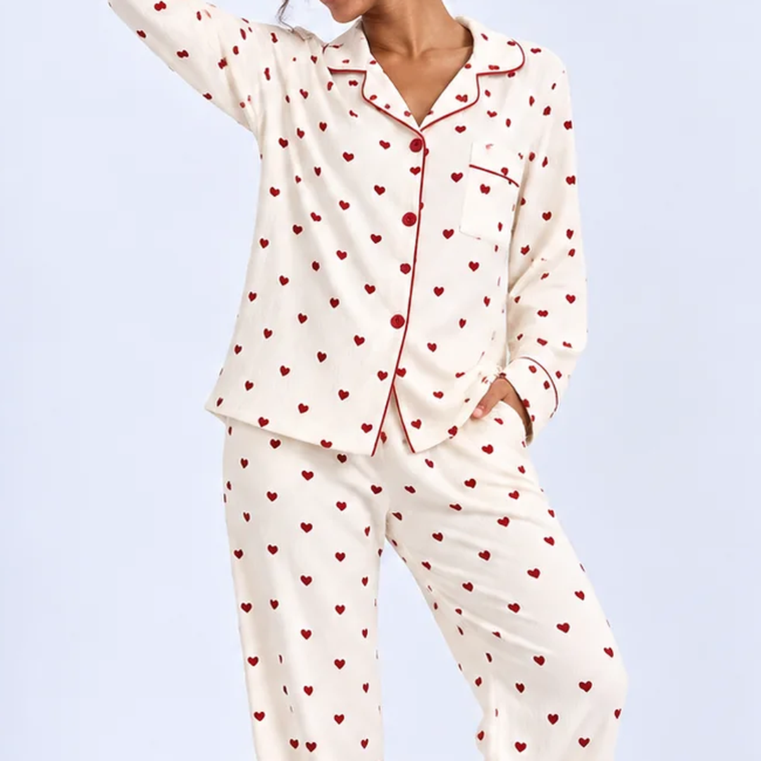 Pyjama long femme blanc à petits cœurs rouges